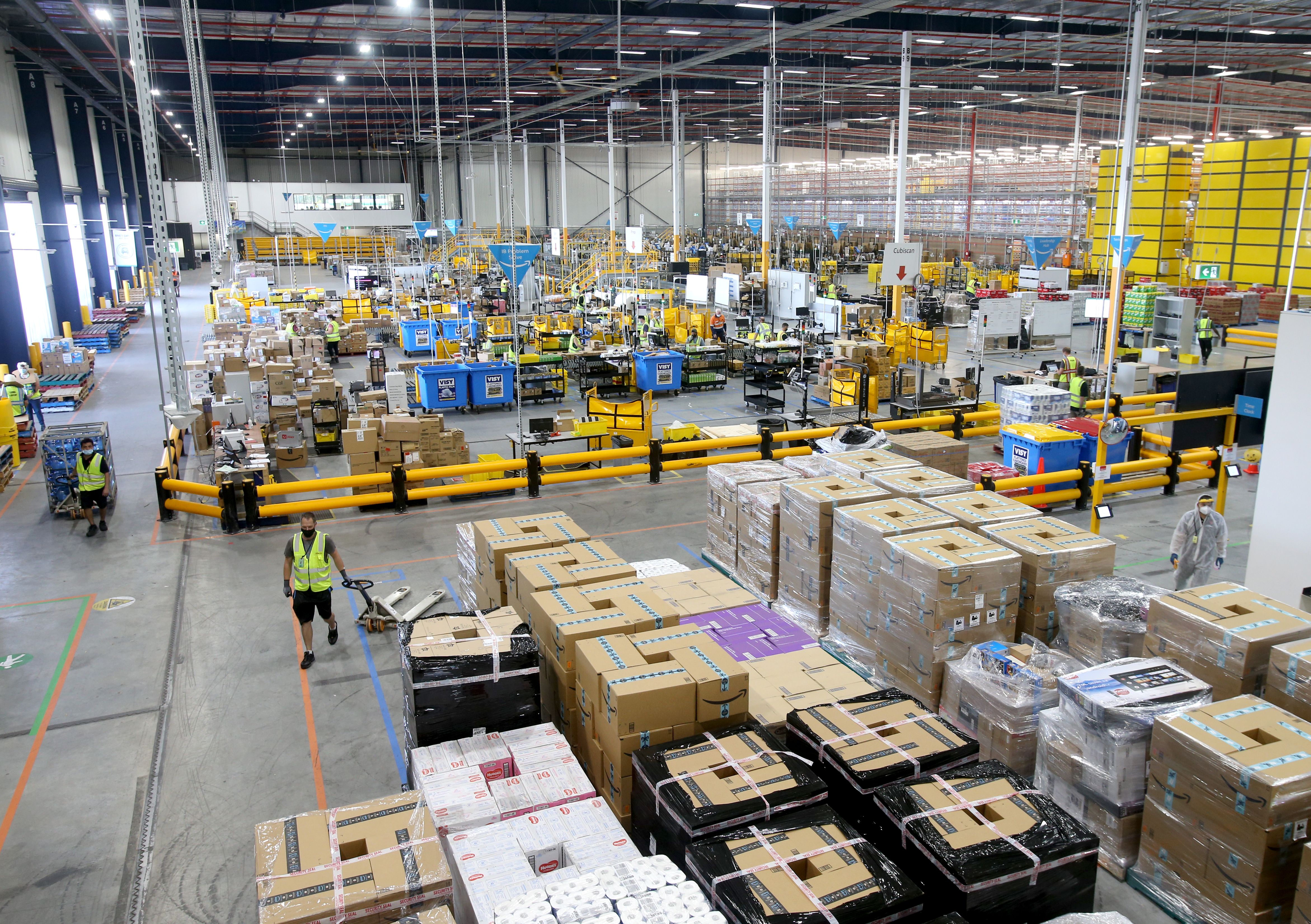 Inside Amazon's distribution centre